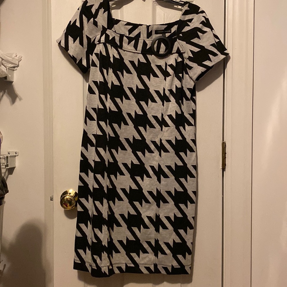 Dress - Picture 1 of 3